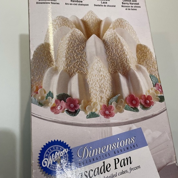 *NEW* Metal Wilton Dimensions Decorative Bakeware Cascade Pan - Picture 3 of 8